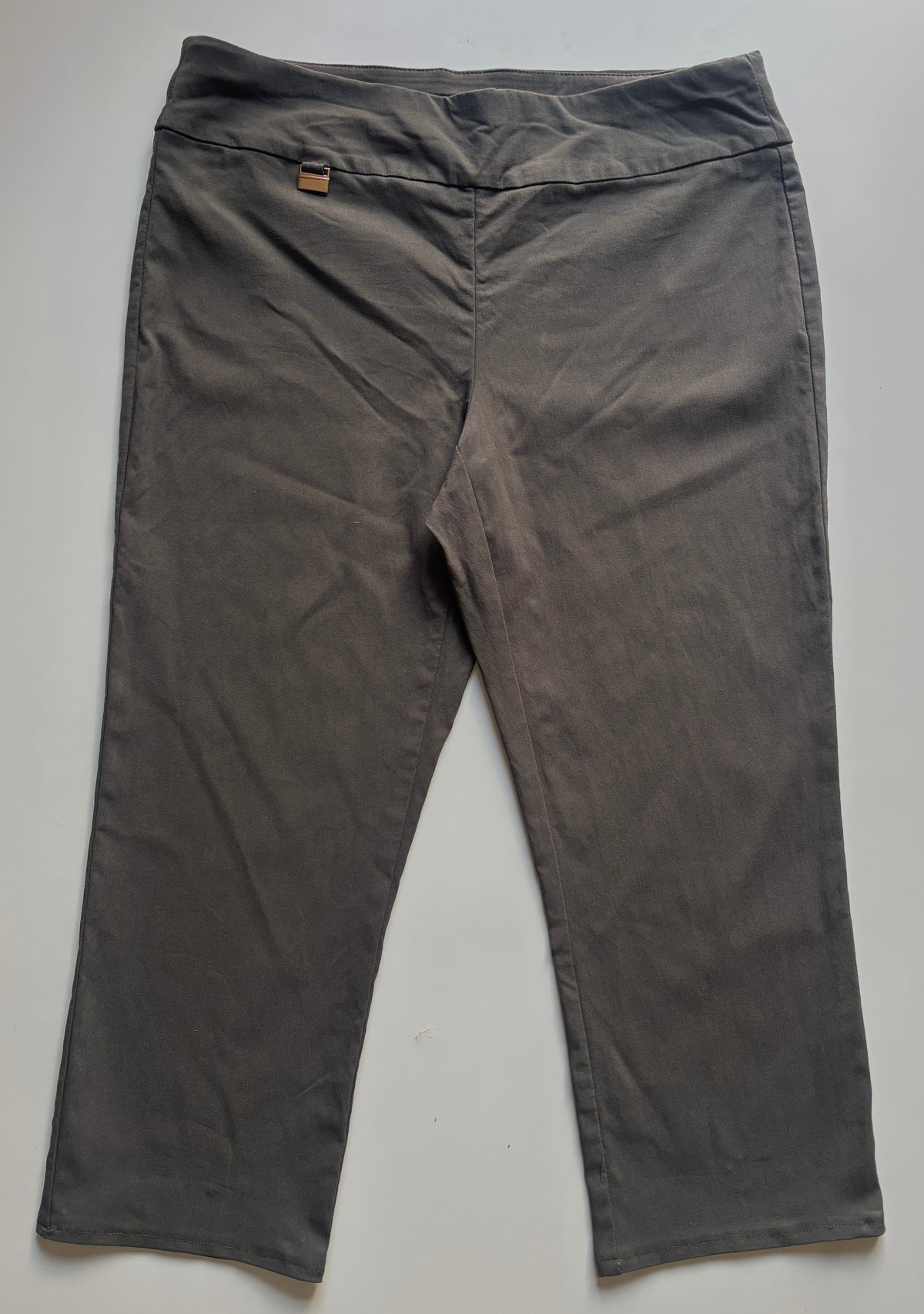 Pantalón capri verde Alfani