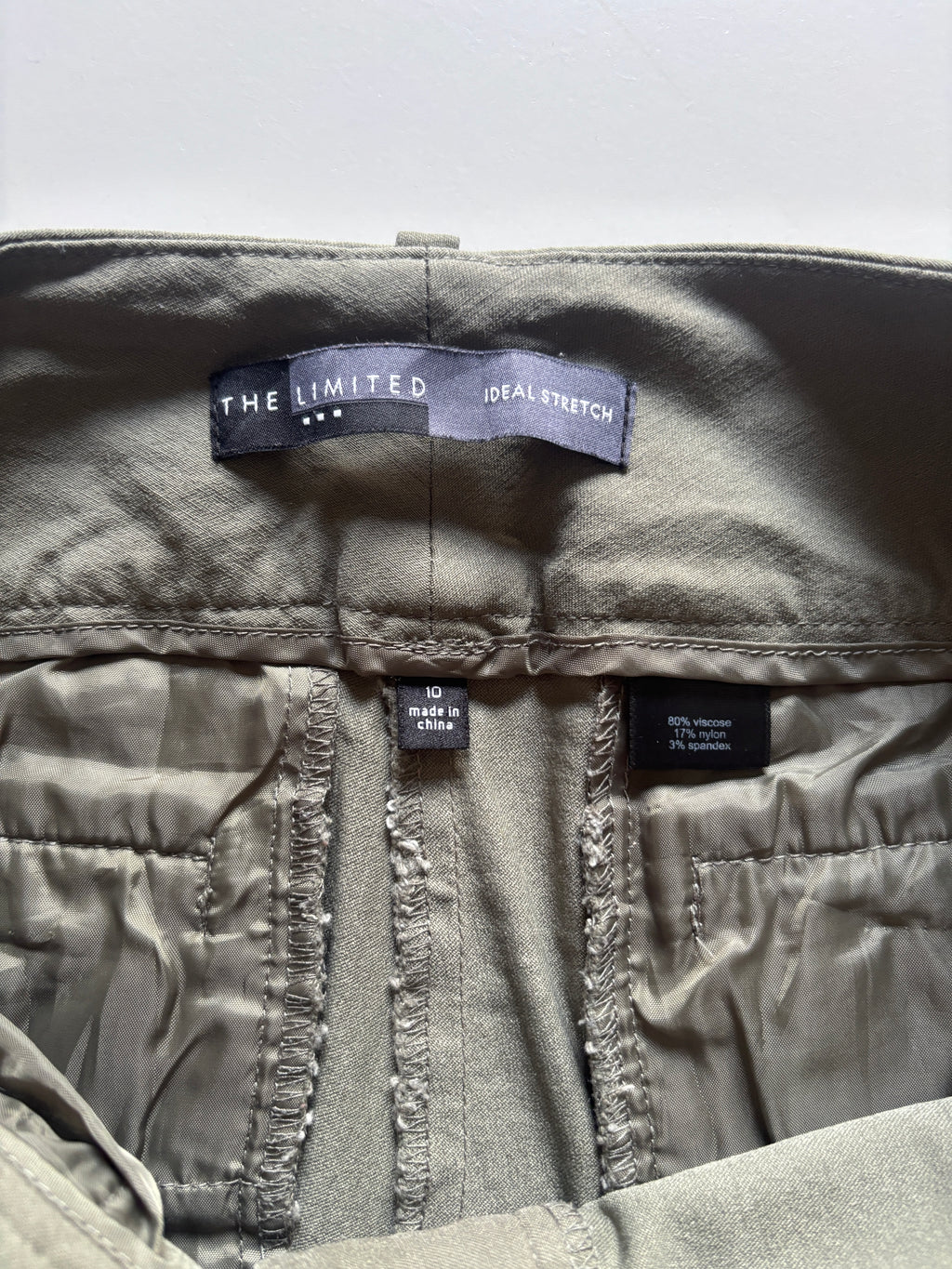 Pantalón capri verde The limited