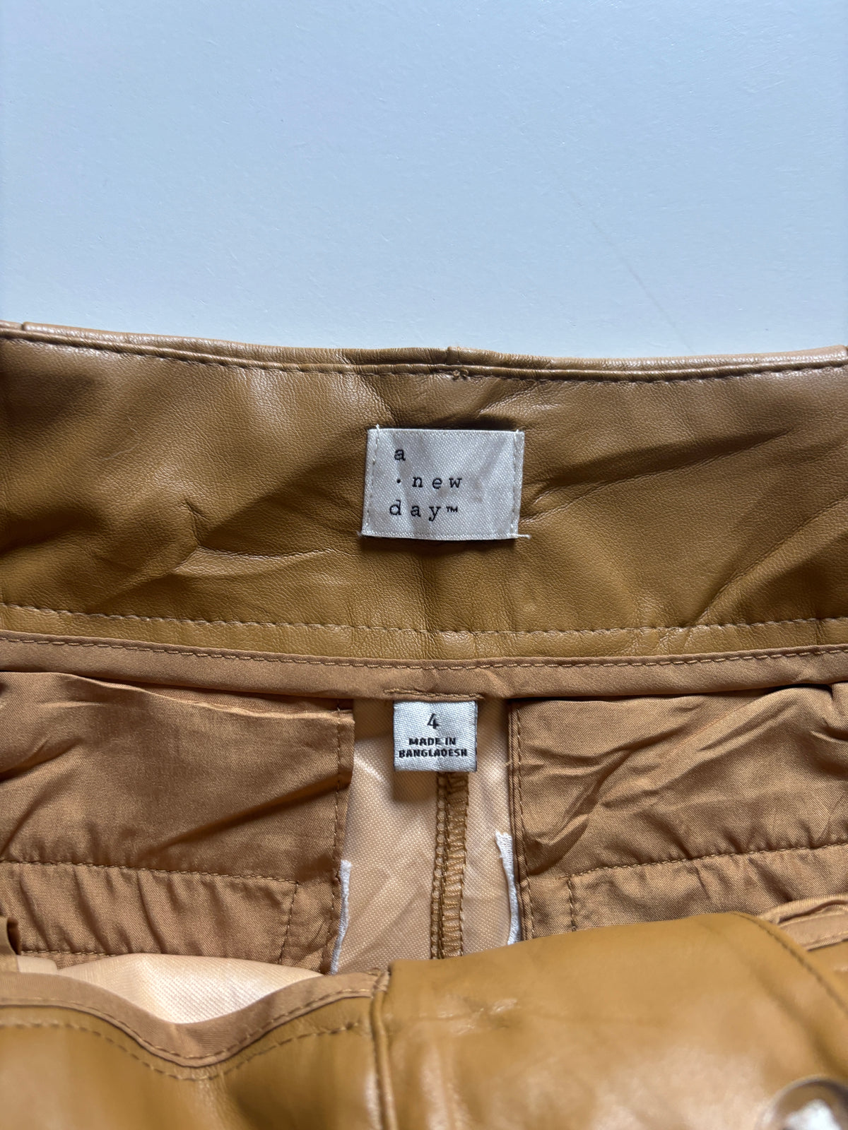Pantalon pescador cuerina A new day