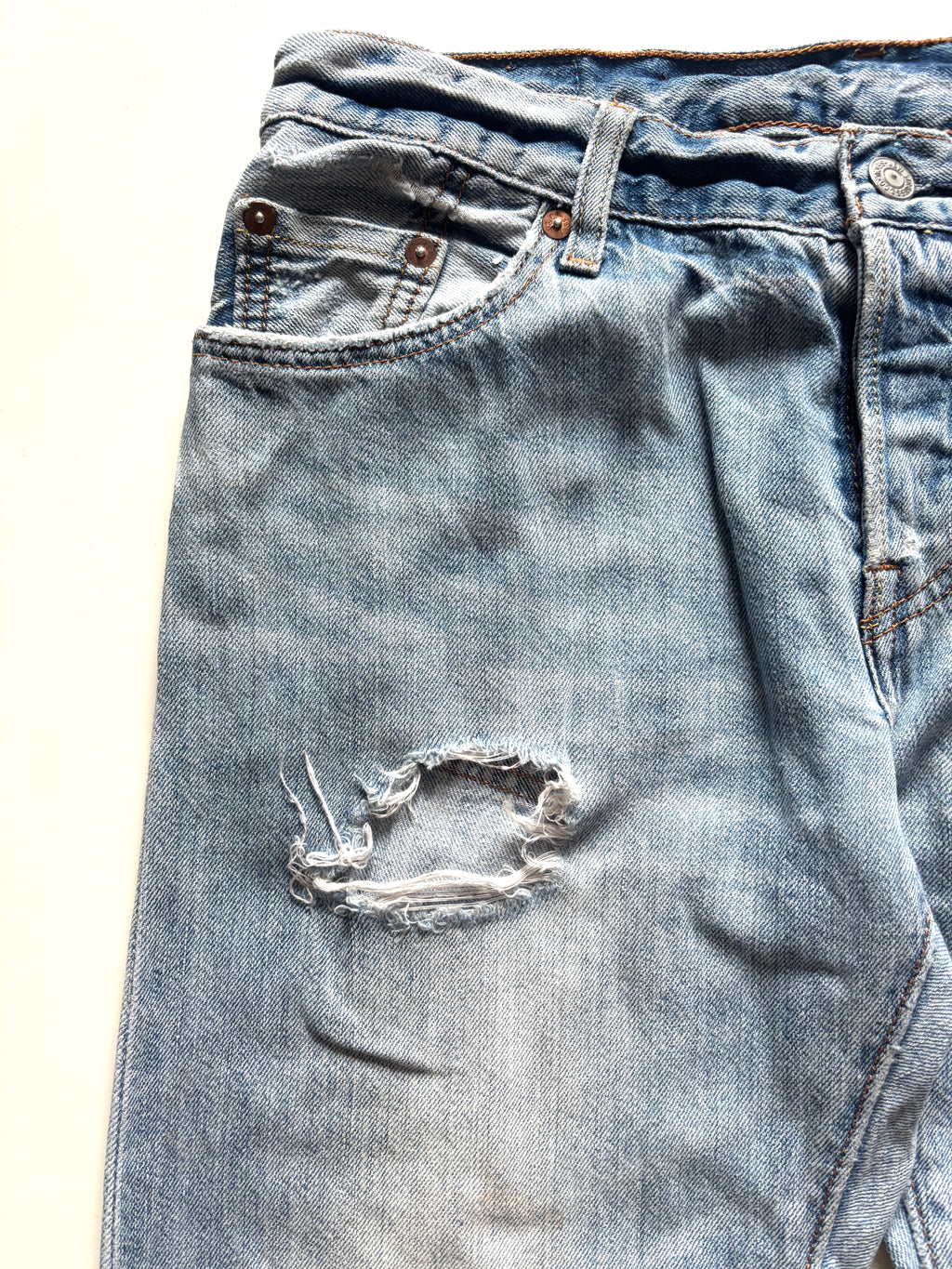Jeans Levi´s rasgado