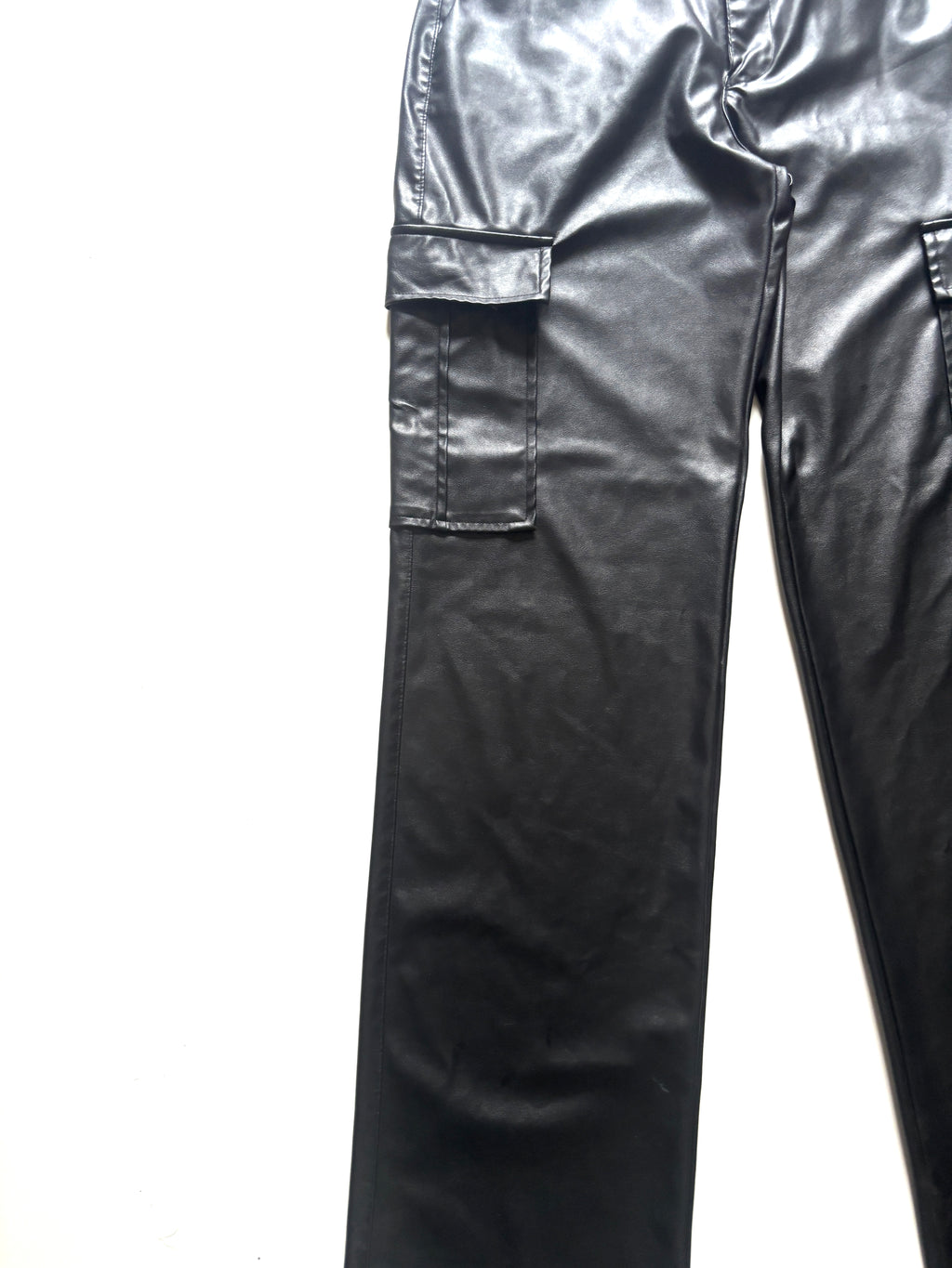 Pantalon negro cargo Pull&Bear