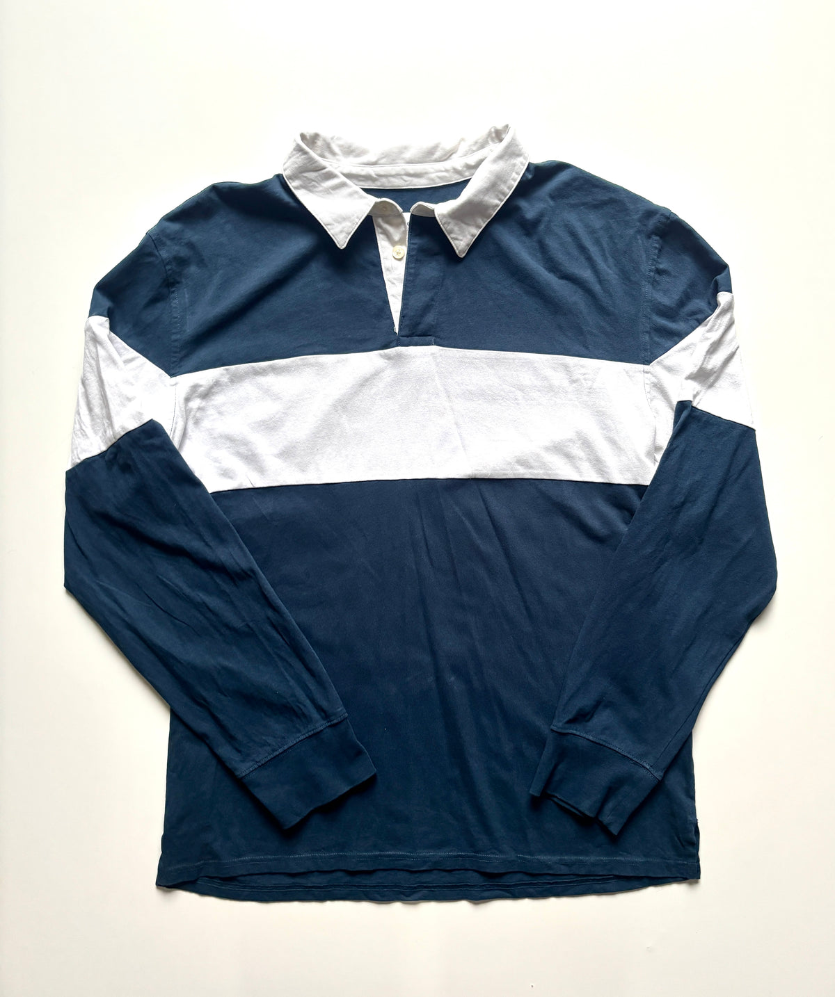 Polera vintage azul cuello polo