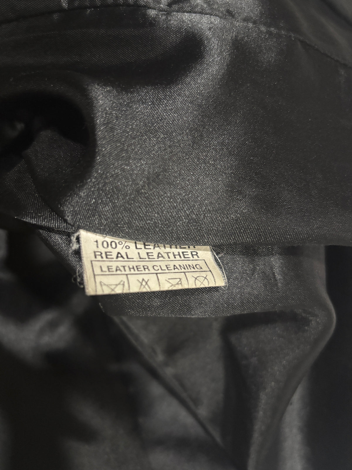 Chaqueta de cuero negra ELG
