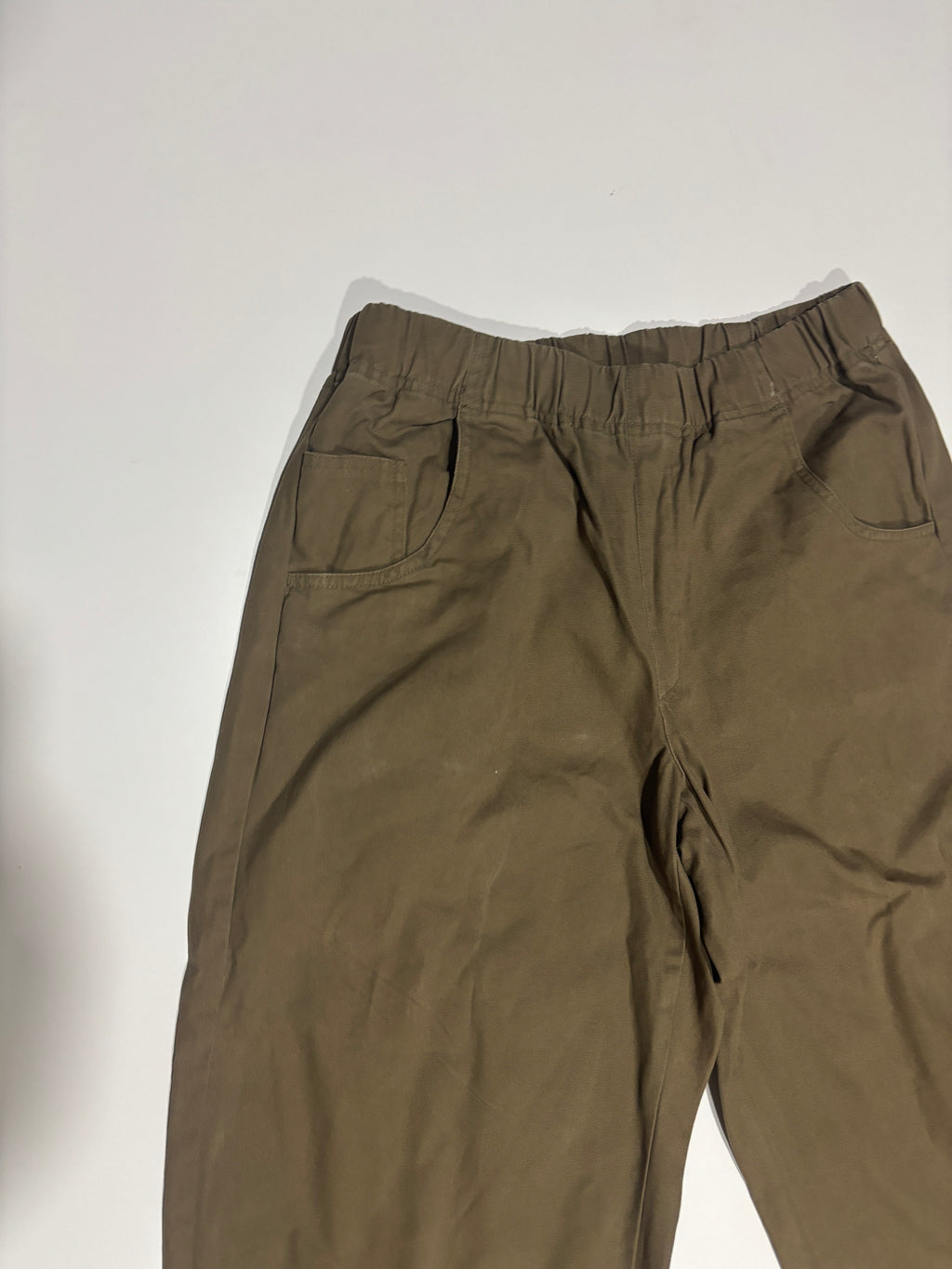 Pantalón verde Universal thread