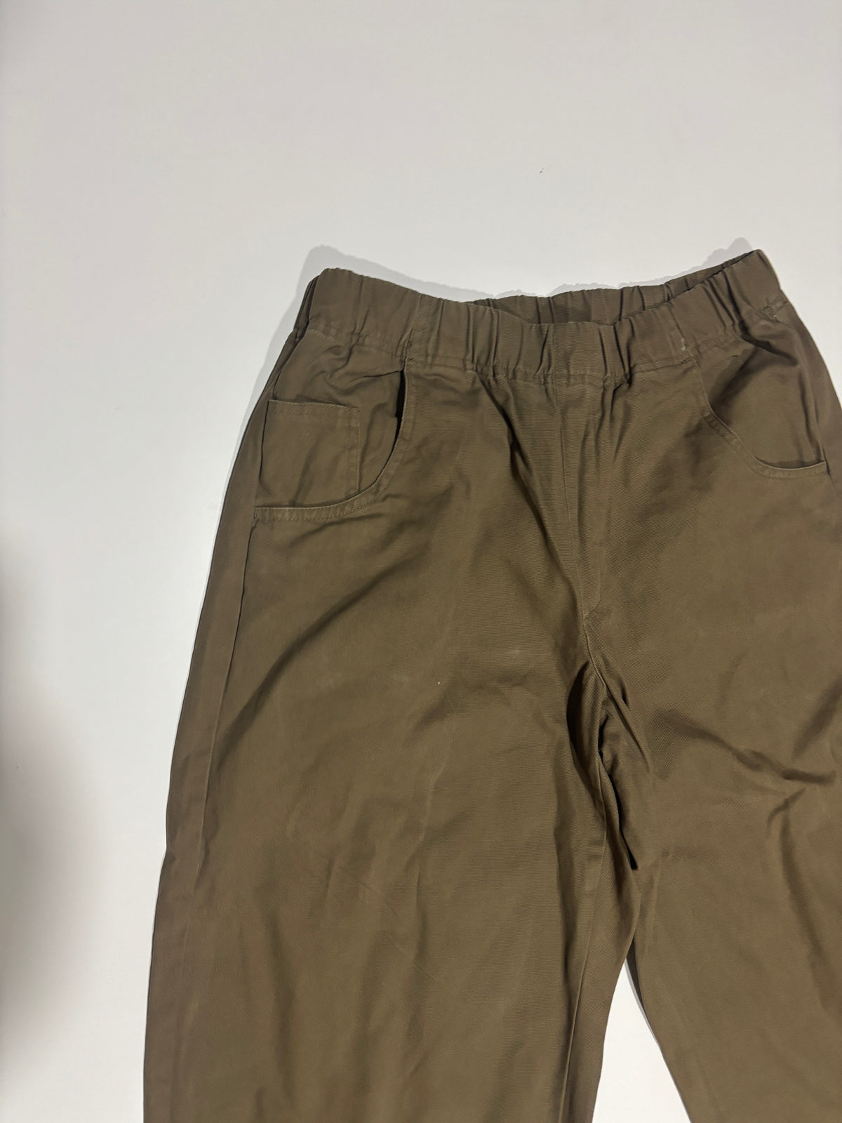 Pantalón verde Universal thread