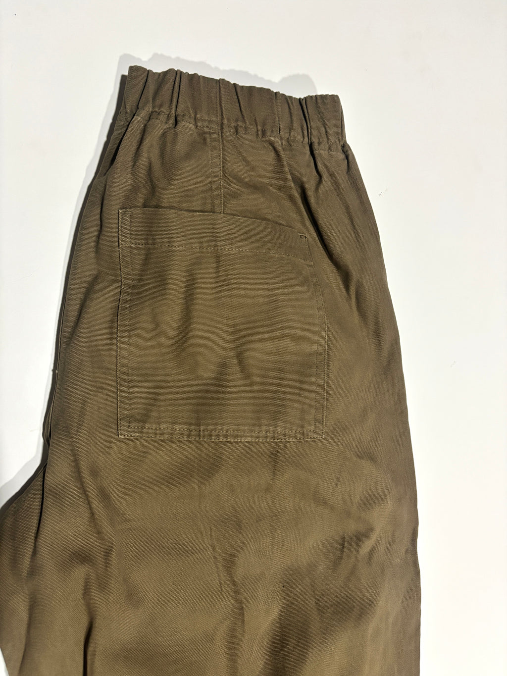 Pantalón verde Universal thread