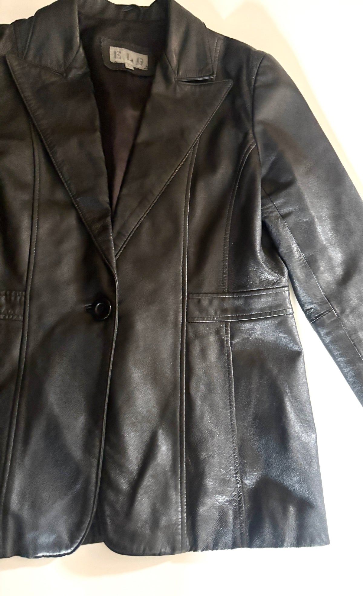 Chaqueta de cuero negra ELG