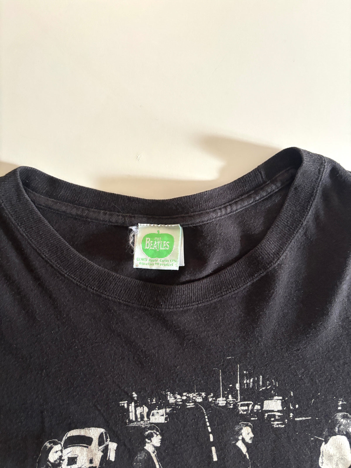 Polera de rock The Beatles etiqueta
